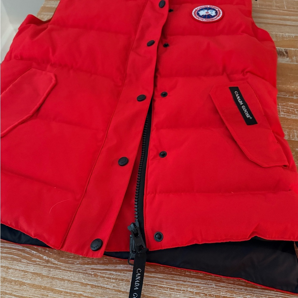 Canada Goose Freestyle Down Vest – Red – Women’s Size M - Picture 3 of 10